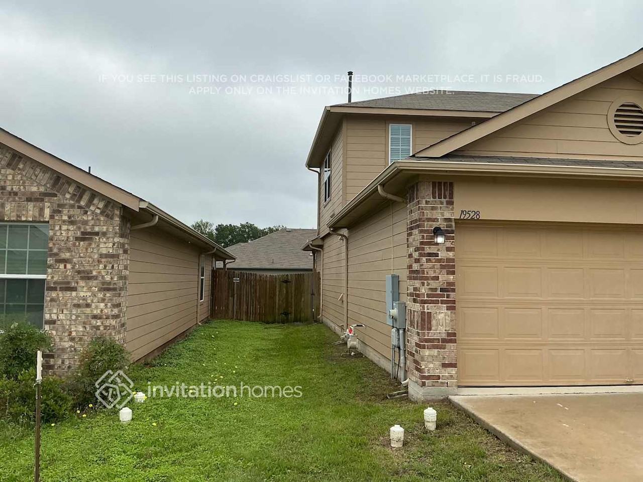 19528 Great Falls Dr - Photo 2 of 25