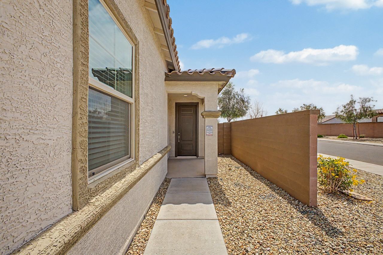 19357 W Highland Ave #1 - Photo 3 of 36