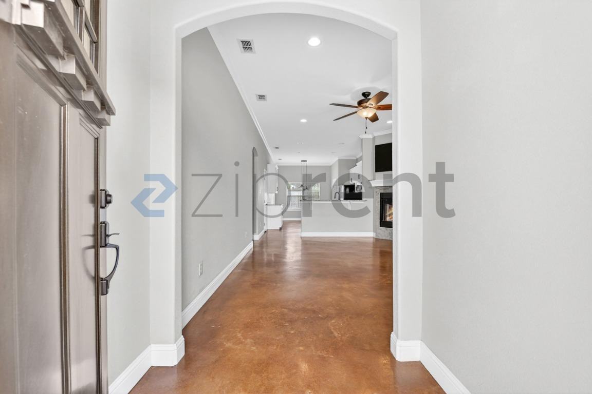 2333 Homestead Pl - Photo 5 of 30