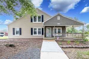 featured image of 123 E 2nd St #1