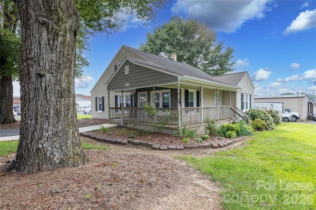 123 E 2nd St #1 - Photo 2 of 37