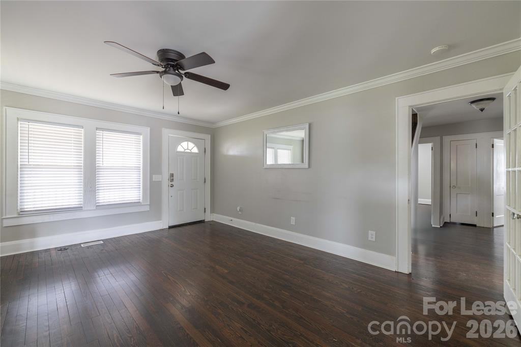 123 E 2nd St #1 - Photo 6 of 37