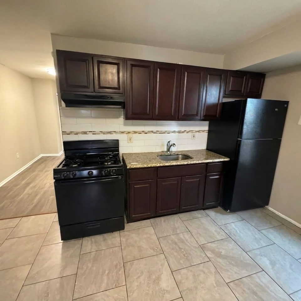 145 Cooper Avenue - 145 - 1N #145-1N - Photo 2 of 10