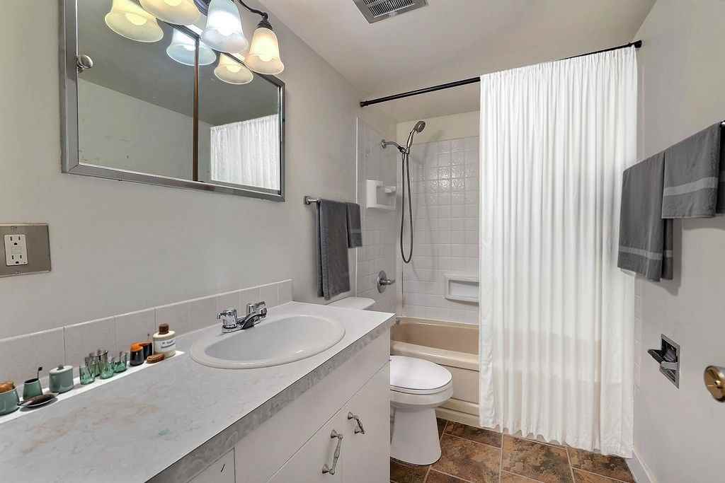 15 Angus Rd - Photo 3 of 8