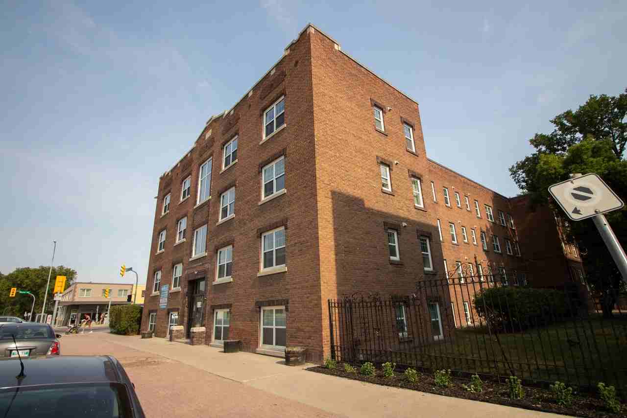 Cathedral Court - Photo 6 of 31
