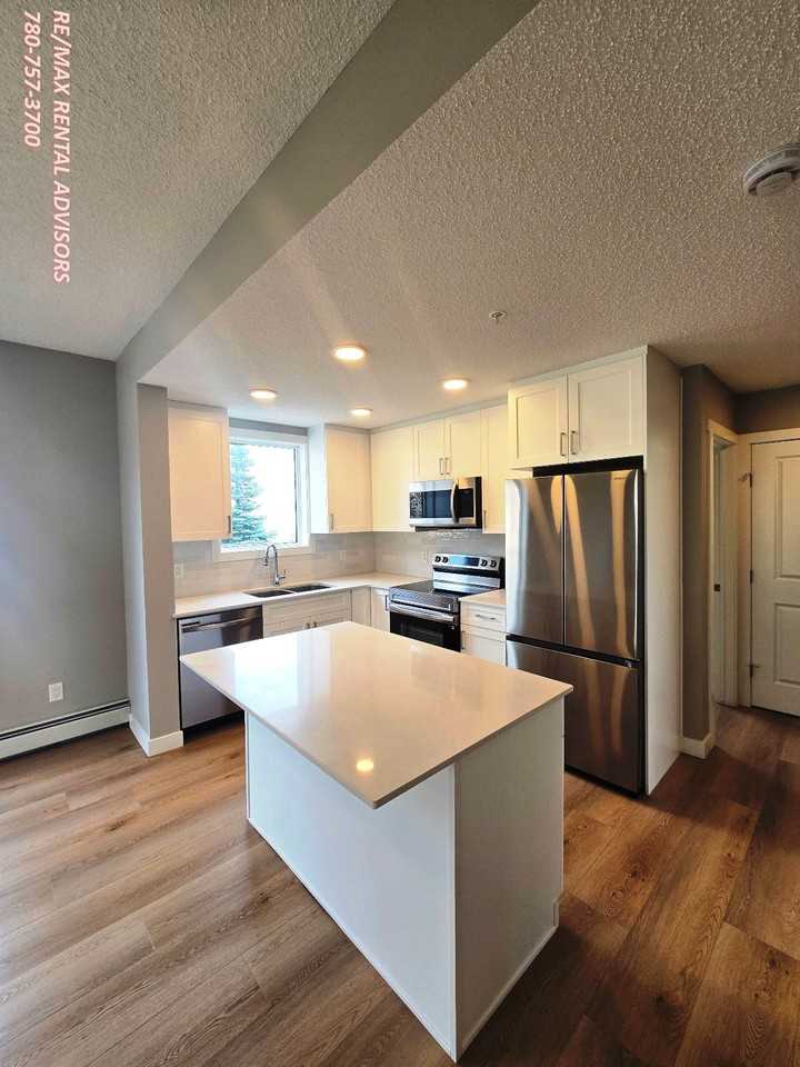 #128 12804 140 Avenue Northwest - Photo 5 of 17