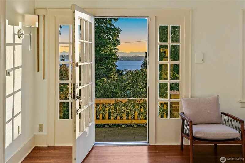 707 Lake Washington Blvd S - Photo 2 of 39