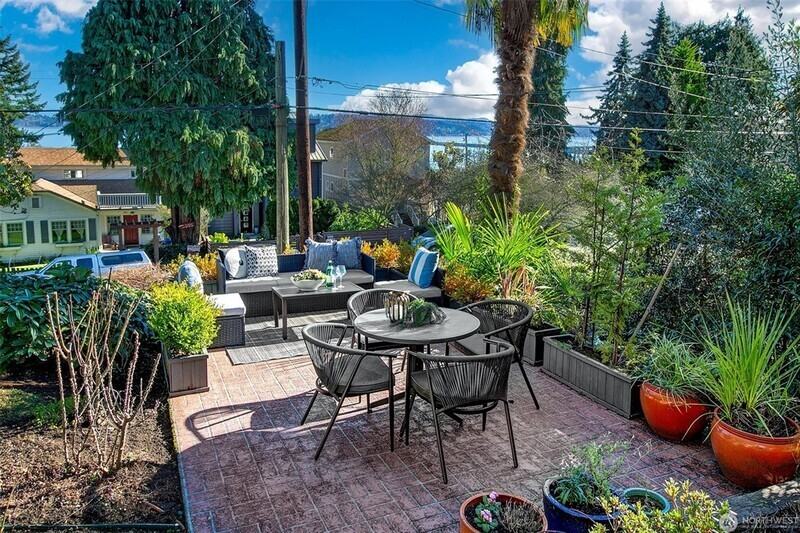 707 Lake Washington Blvd S - Photo 3 of 39