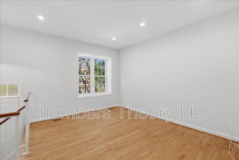 3802 Brighton Ct - Photo 4 of 33