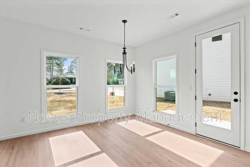 103 Carroll Cir - Photo 7 of 25