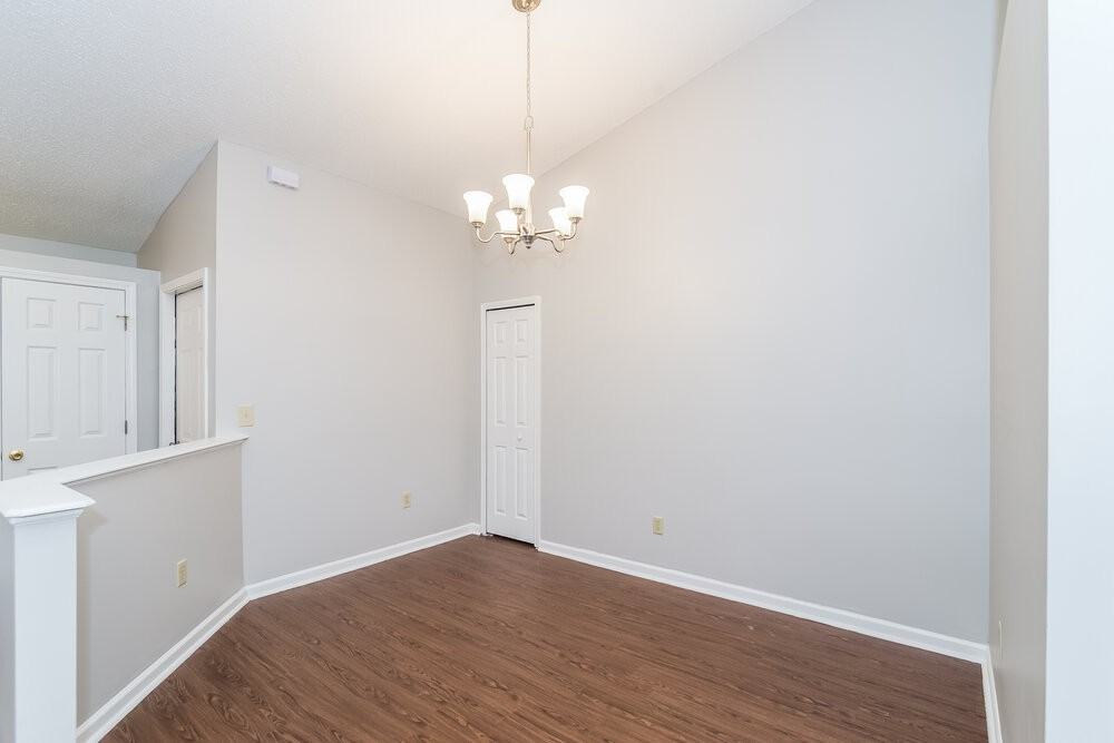 3268 Avalon Dr - Photo 4 of 15