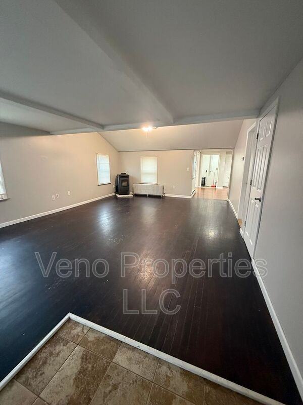 5 Lansing Rd - Photo 4 of 16