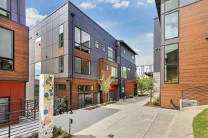 featured image of 2425 S Plum St