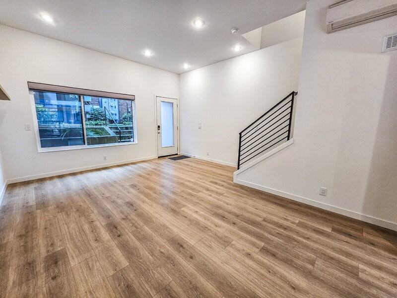 2425 S Plum St - Photo 3 of 18