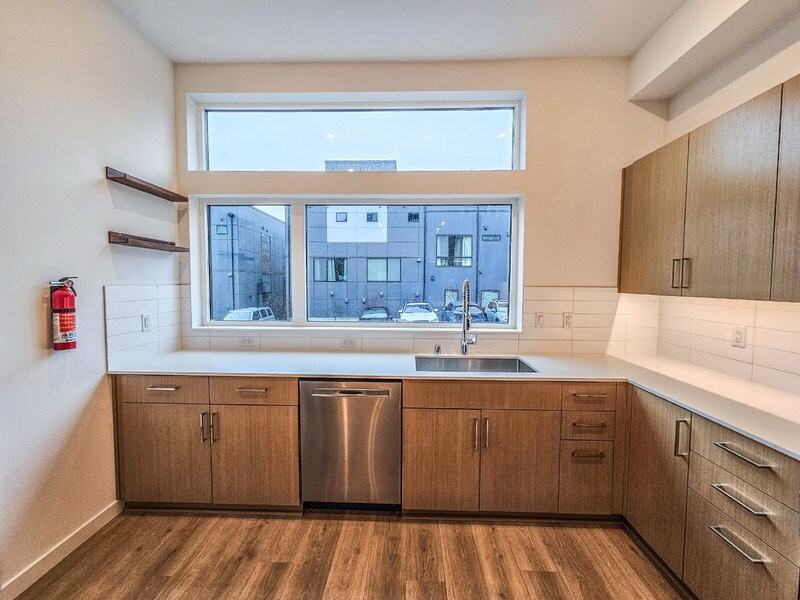 2425 S Plum St - Photo 6 of 18