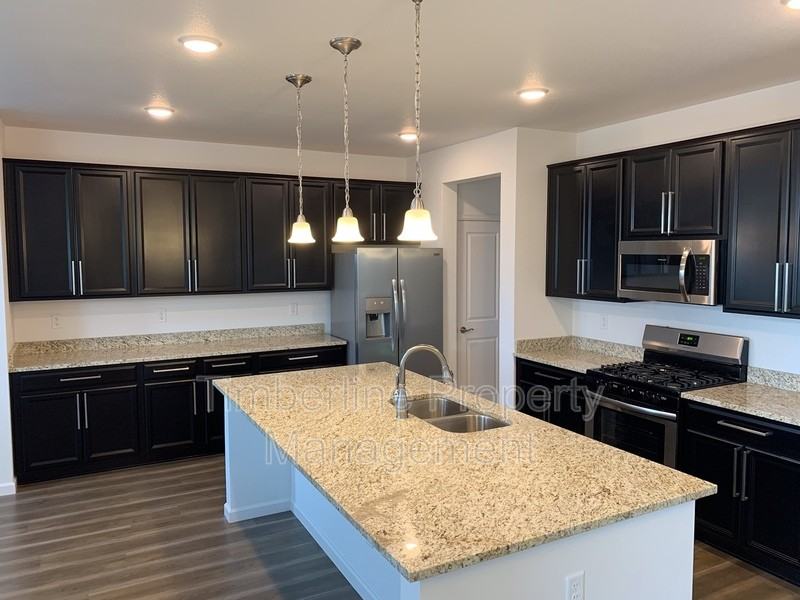 811 Marine Corps Dr - Photo 3 of 24