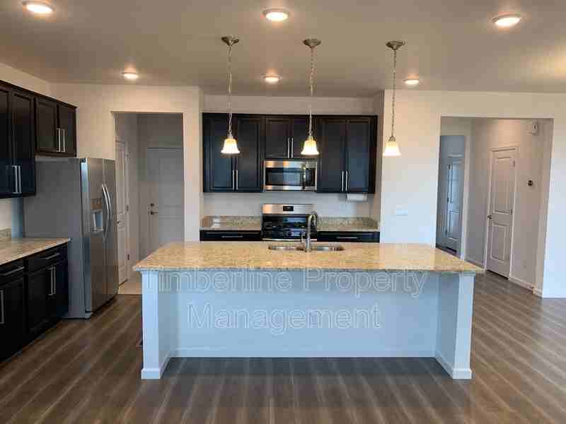 811 Marine Corps Dr - Photo 5 of 24