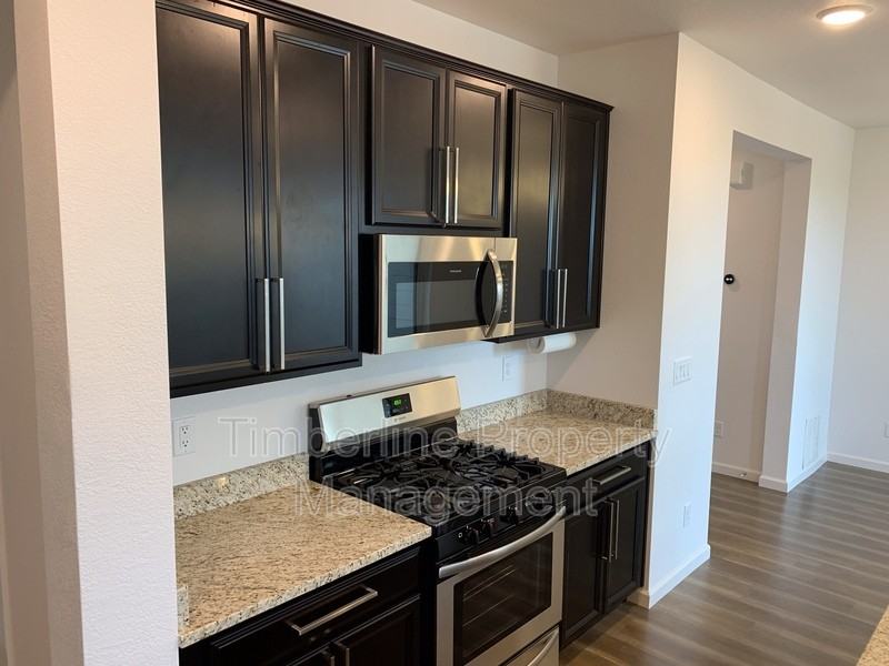 811 Marine Corps Dr - Photo 6 of 24
