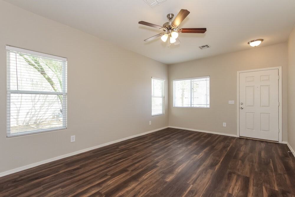 13148 W Redfield Rd - Photo 3 of 15