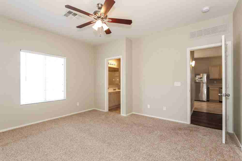 13148 W Redfield Rd - Photo 7 of 15