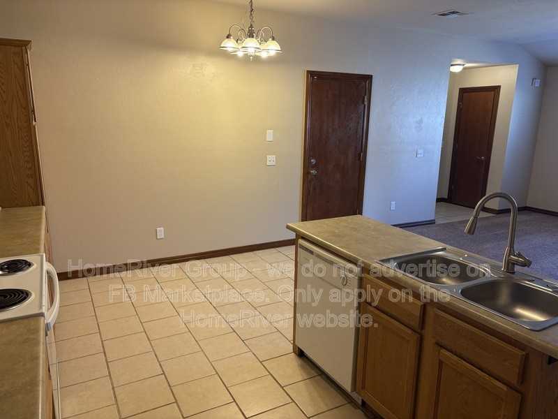 600 Garrison Ln - Photo 4 of 15