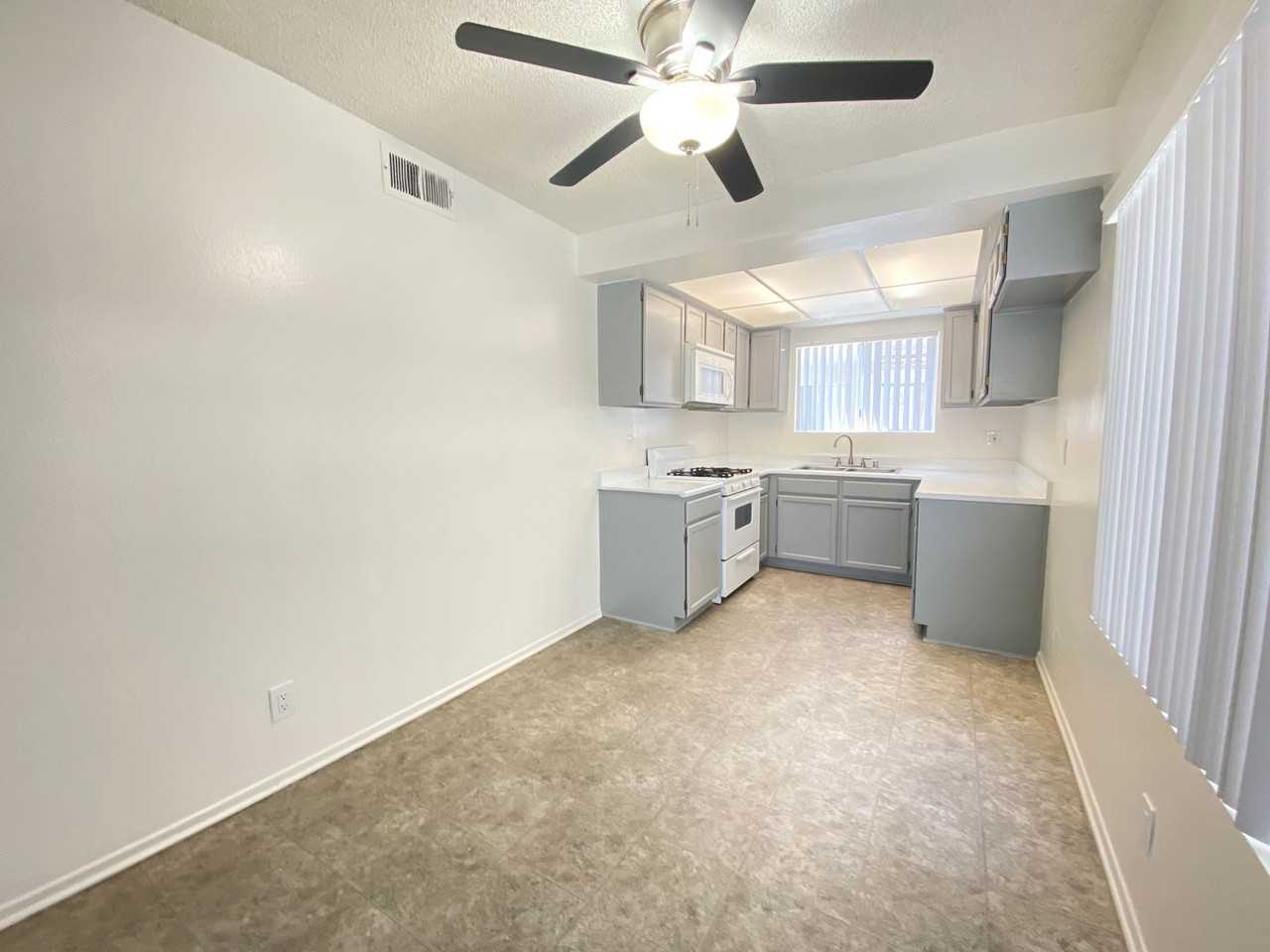 Farmdale Court Apartments - Photo 2 of 22