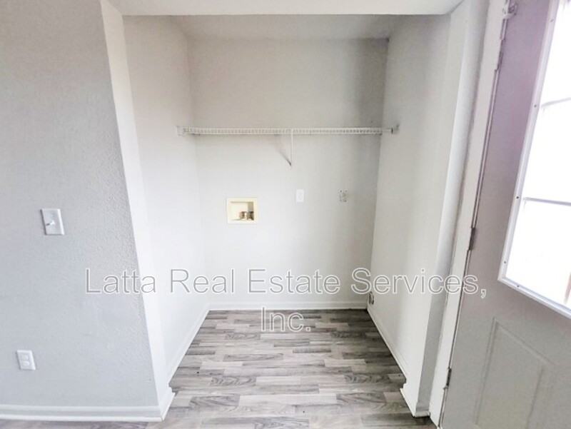 304 N 3rd St - Photo 7 of 7
