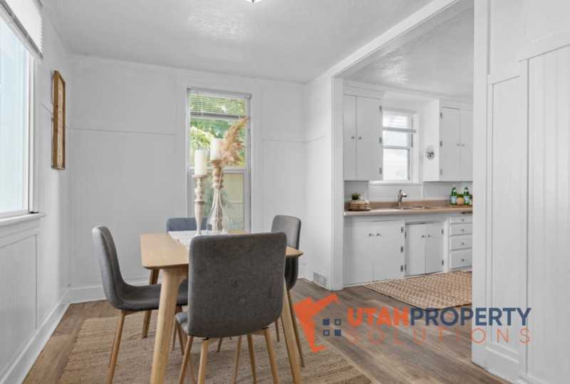 2263 S Green St - Photo 5 of 10