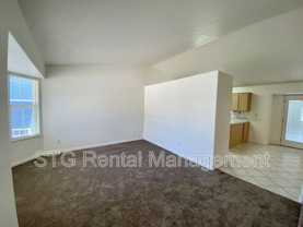 2215 Ne - Photo 1 of 1