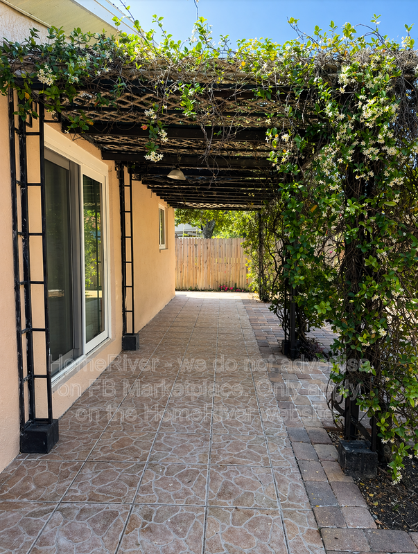 7154 63rd St N - Photo 3 of 9