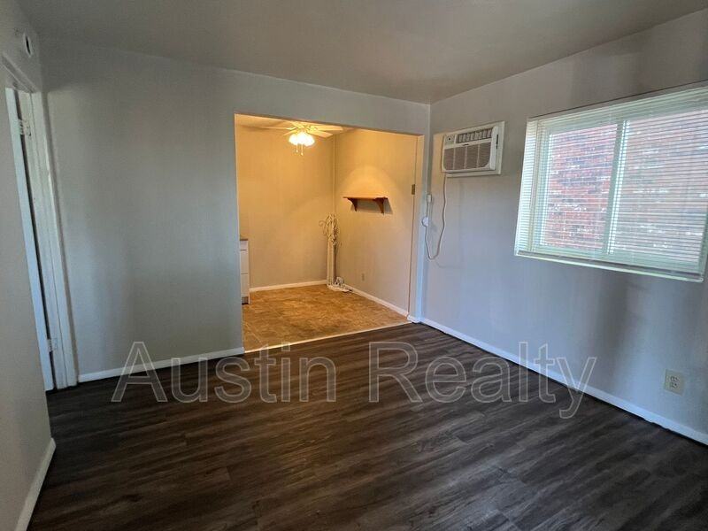 3706 Greenwood Blvd #20 - Photo 4 of 6