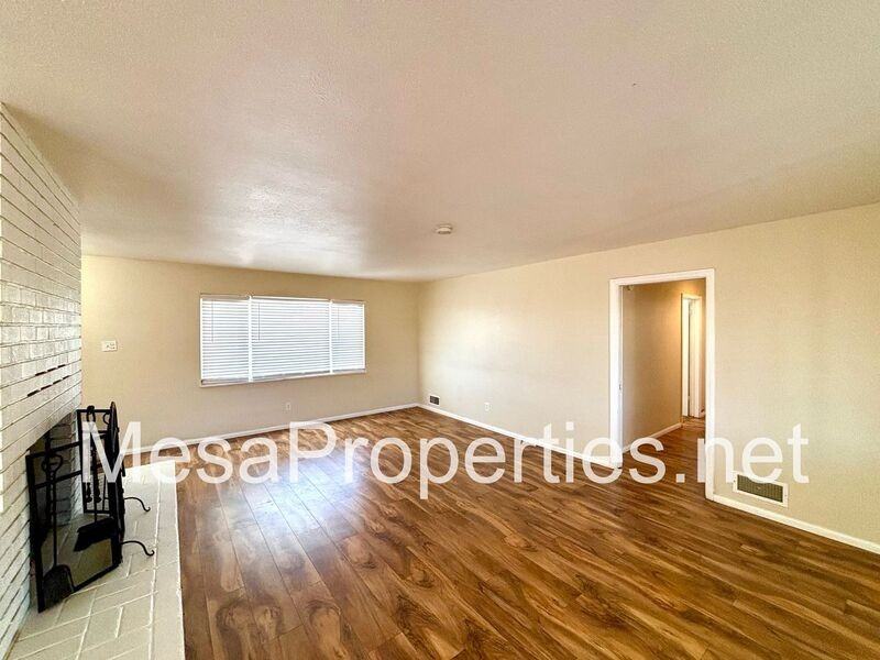 15090 Acoma Rd - Photo 6 of 27