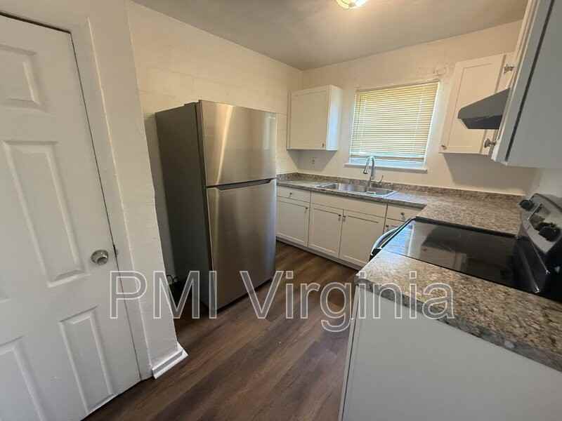 909 E Liberty St - Photo 3 of 34