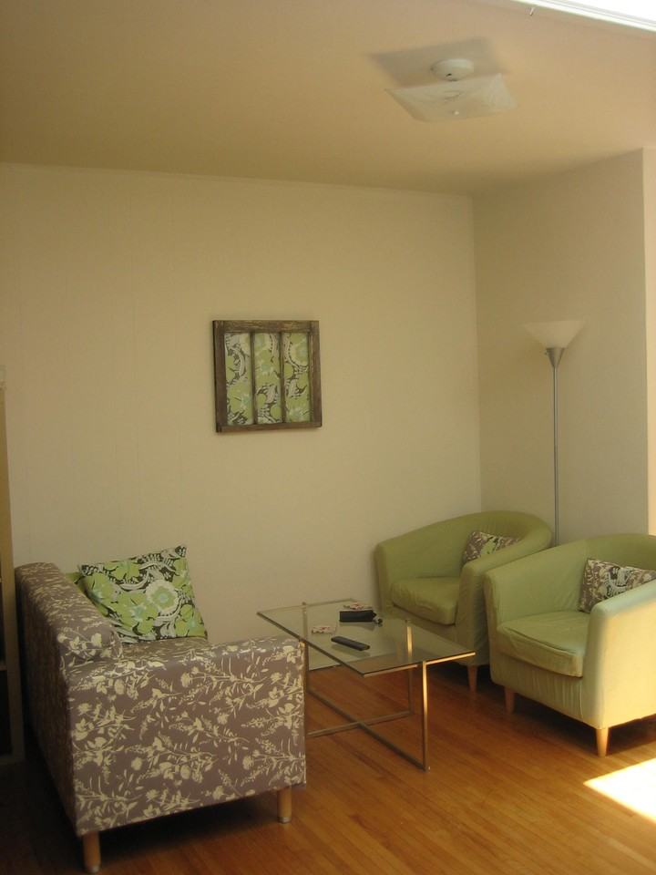 586 Holly Avenue - Photo 4 of 19