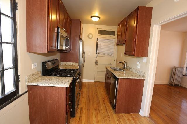 2108 W Ainslie St #3W - Photo 2 of 19