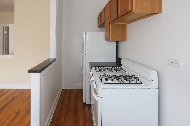 656 W Cornelia Ave #8 - Photo 2 of 16