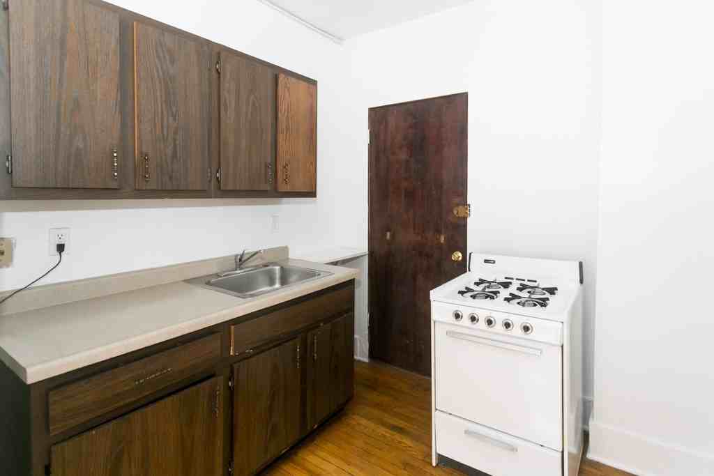 957 W Cornelia Ave #2A - Photo 2 of 19