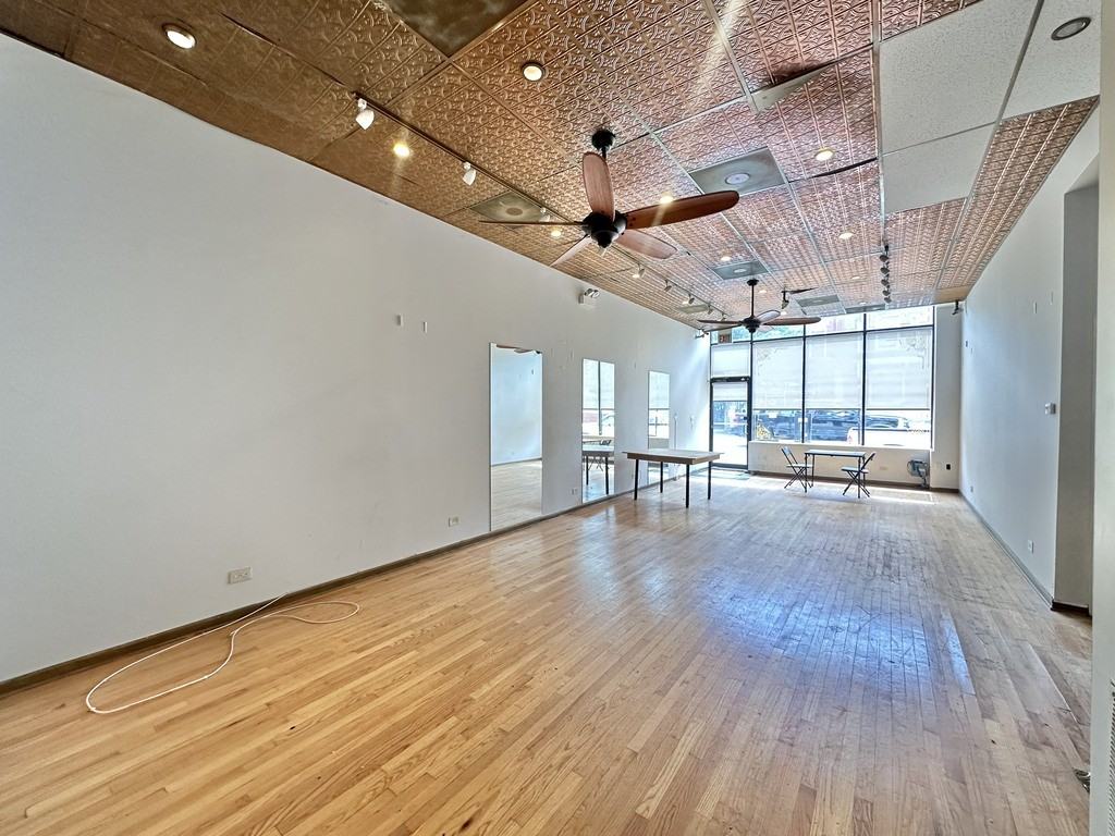 2138 W Chicago Ave - Photo 2 of 21