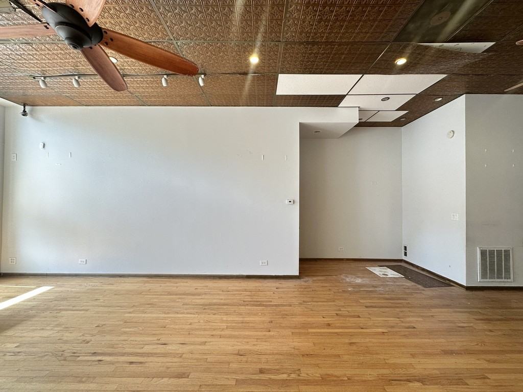 2138 W Chicago Ave - Photo 5 of 21