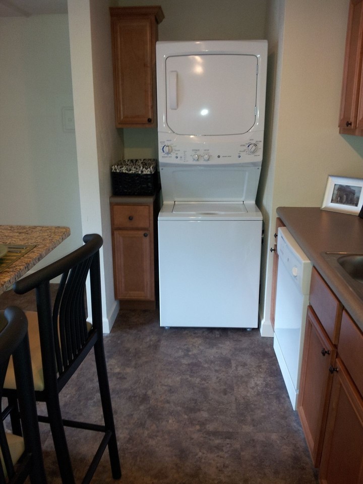 512 E Stoughton St. - Photo 5 of 8