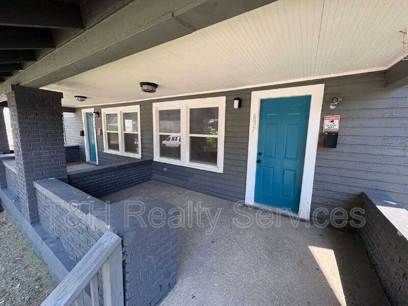 637 N Gray St - Photo 3 of 19