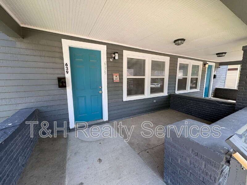 639 N Gray St - Photo 3 of 19