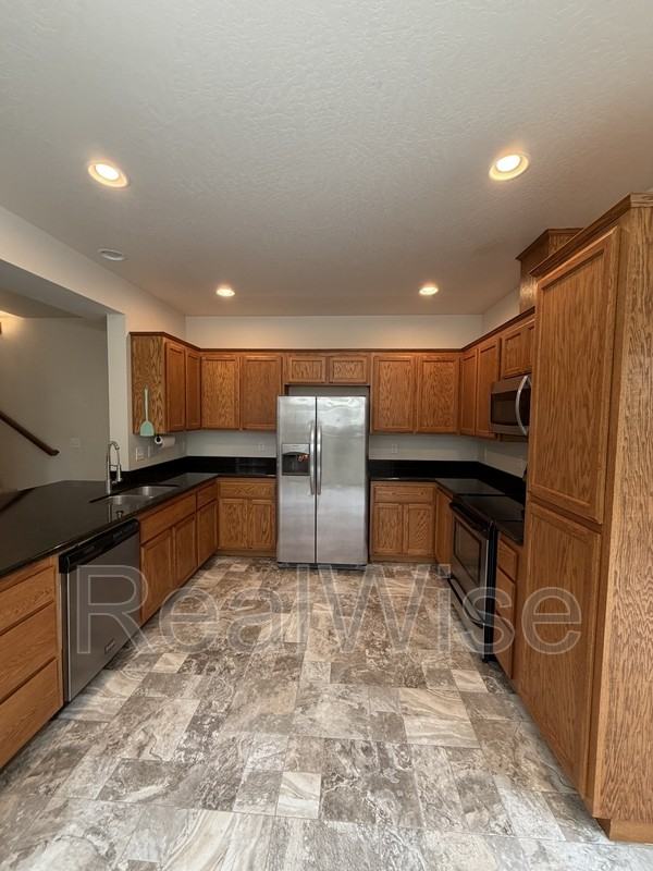 623 Heber Ln - Photo 5 of 31