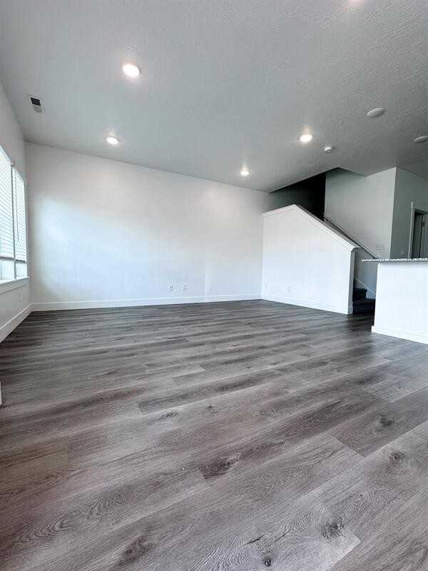 911 Wn #A03 - Photo 5 of 14