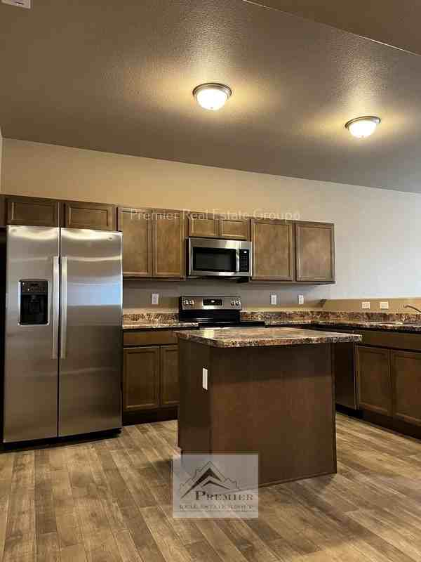 7863 Sand Lake Hts - Photo 4 of 14