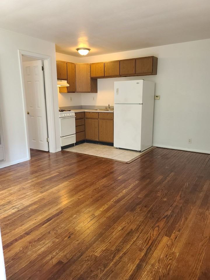 311 S Prairie St. - Photo 2 of 8