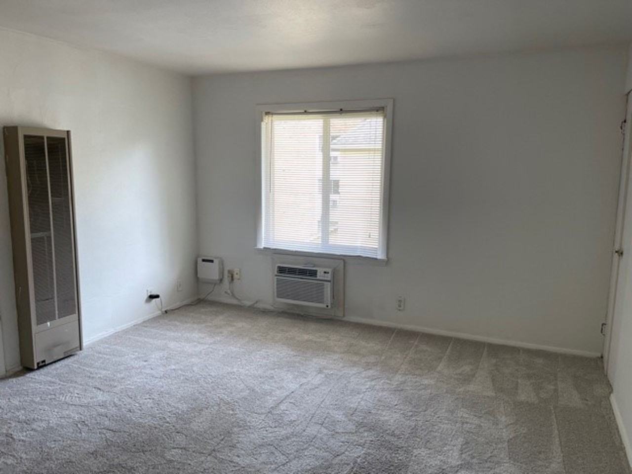 311 S Prairie St. - Photo 6 of 8