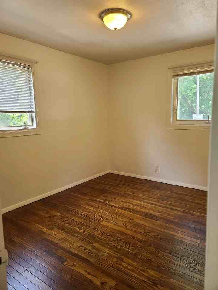 311 S Prairie St. - Photo 7 of 8