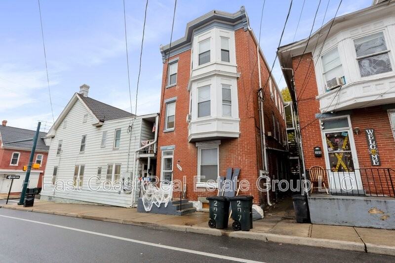 207 N Mulberry St #3 - Photo 2 of 22