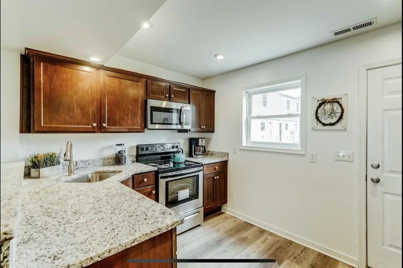 509 N 35th St #20 - Photo 4 of 12